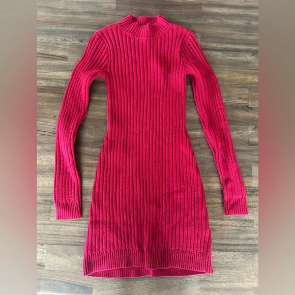 white christmas dresses M) Hollister Ribbed Dress – The Styled Spectrum main image 1